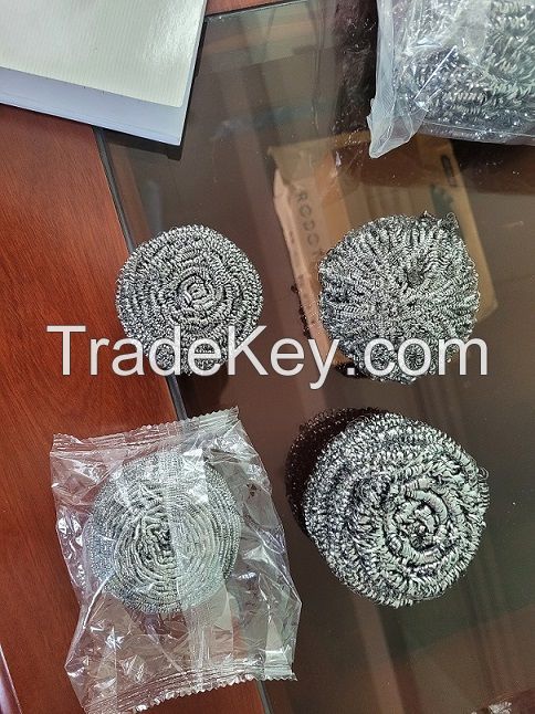 Stainless steel wire, stainless steel scourer