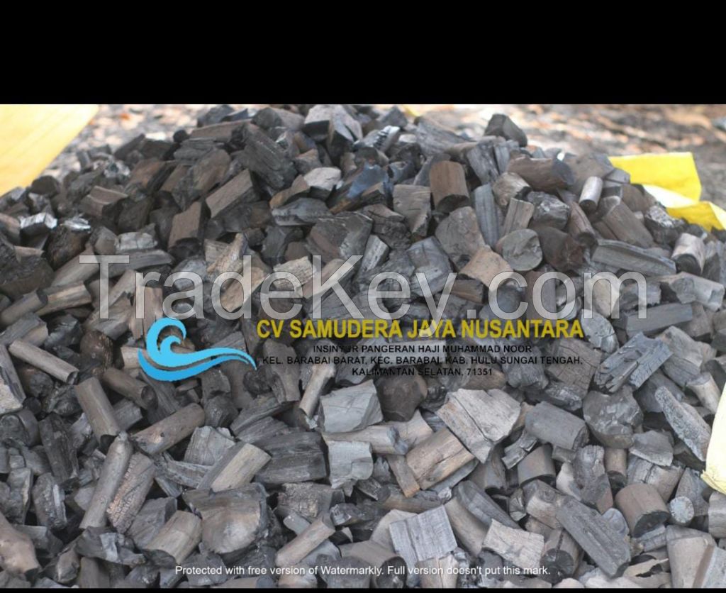Hard wood charcoal , charcoal lumps