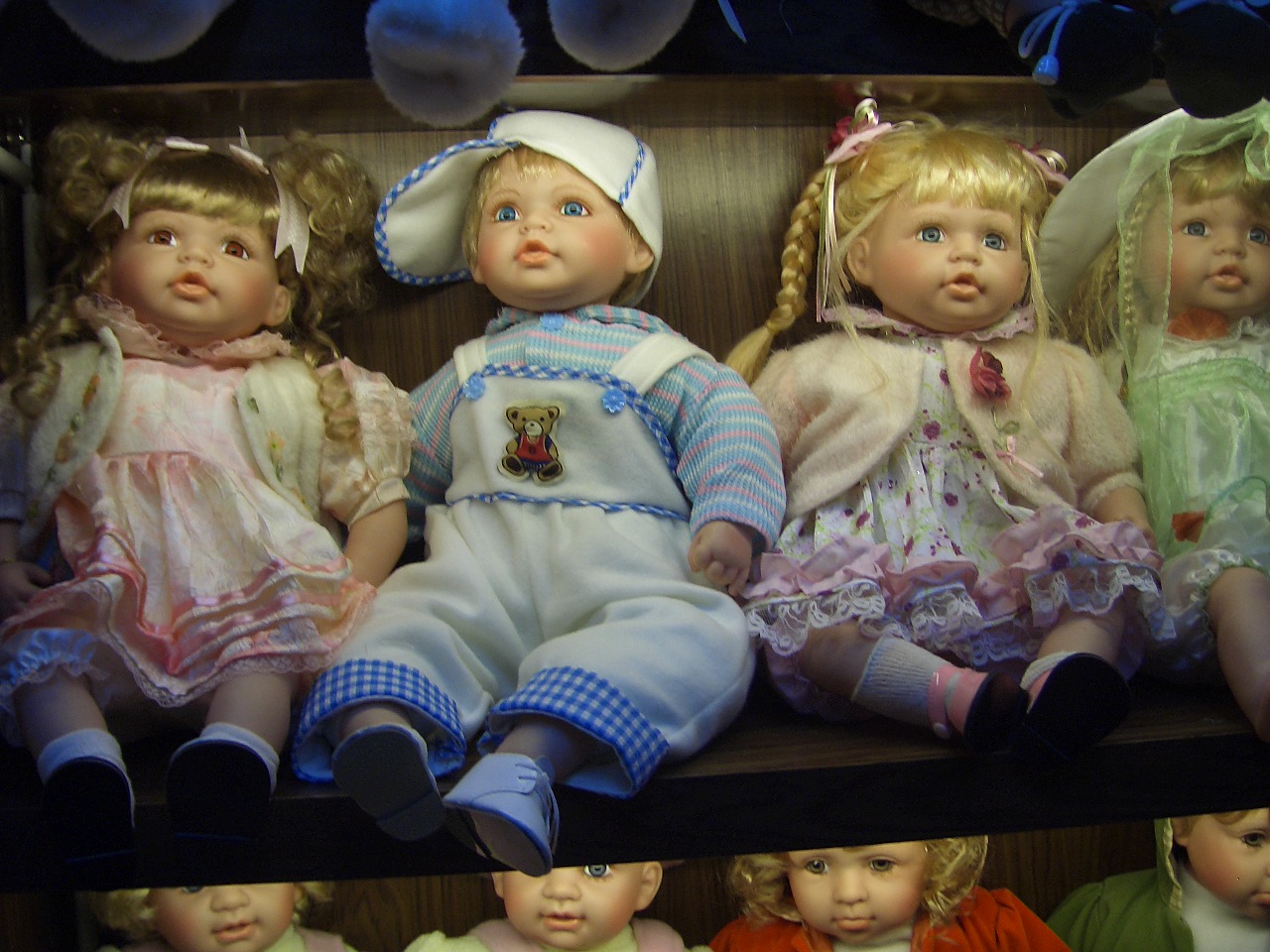 Dolls, Porcelain Dolls, Plastic  Doll