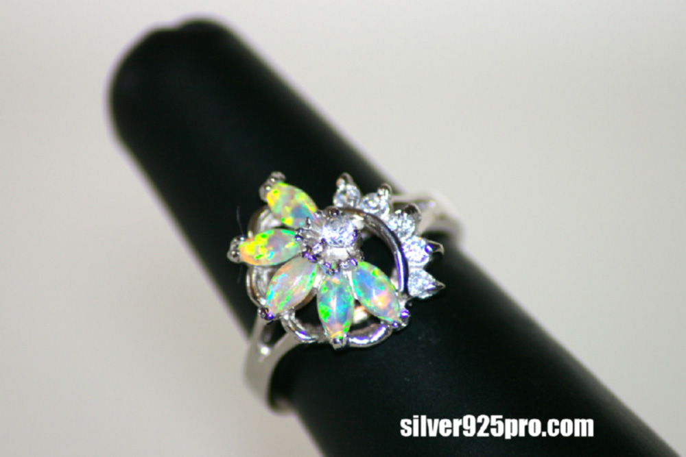 sterling silver ring with zirconia stones