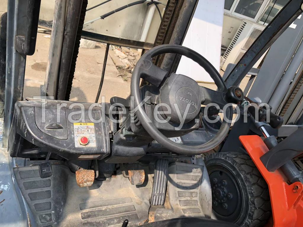 Japanese Used Forklift Diesel Forklift 2t 8fdn20