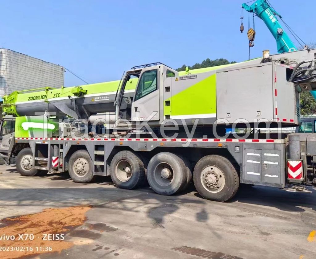 110ton Zoomlion used truck crane ZTC1100V with high model used crane