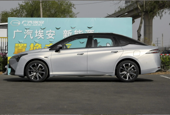 Hot Selling Chinese AION S 2023 NEW design four wheel electric vehicle left hand drive safe electric sedan