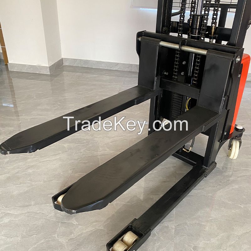 Semi-electric stacker.Ordering products can be contacted by mail.