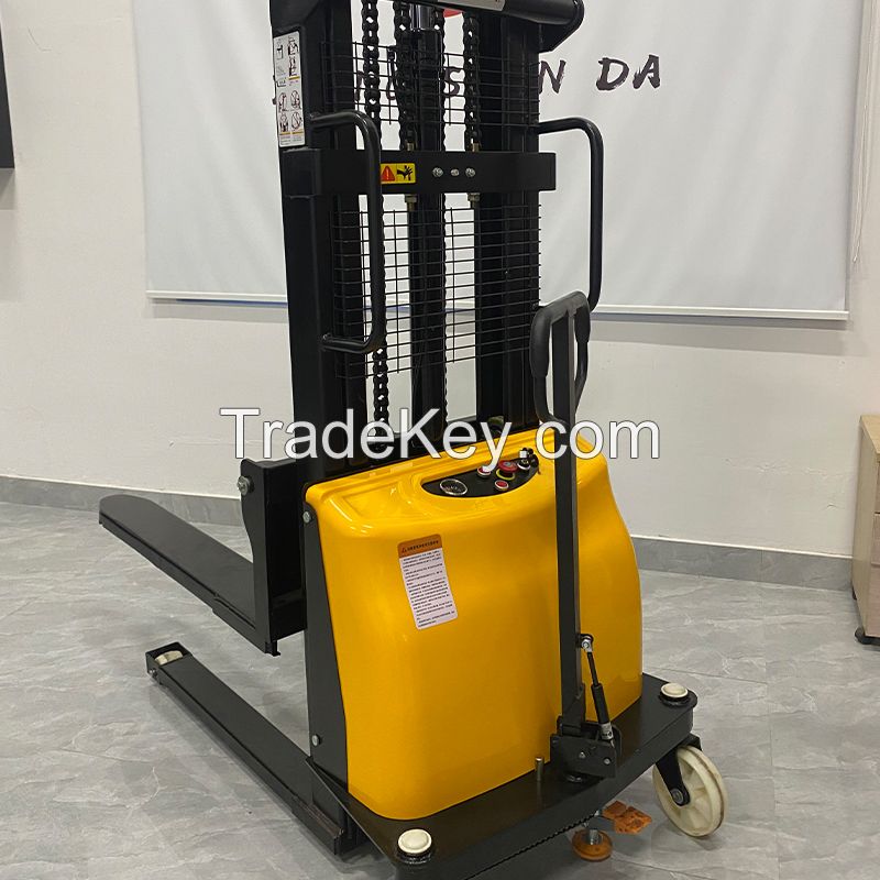 Semi-electric stacker.Ordering products can be contacted by mail.