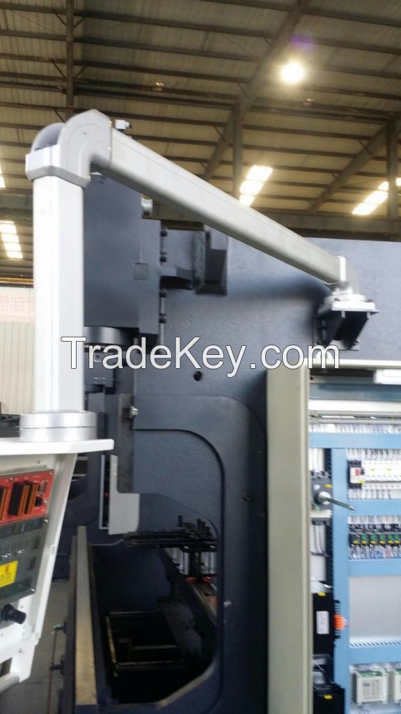 Machine tool operating platform accessories cantilever bracket system