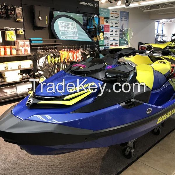 Hot Sale 1300CC three-person wave boat jet ski motorboat from Isure marine