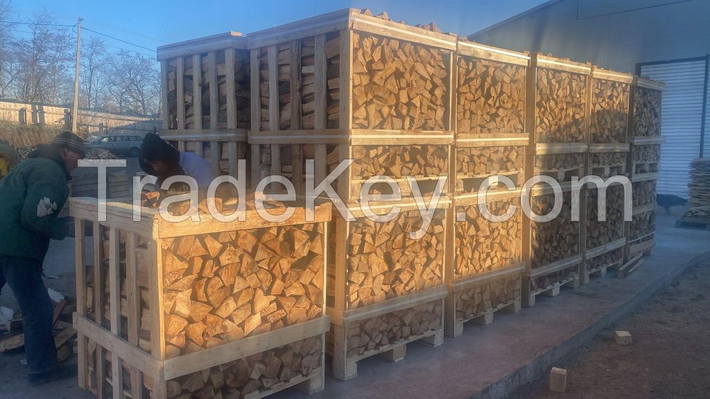 Top Quality Kiln Dried Split Firewood,Kiln Dried Firewood in bags Oak fire wood 18-26 logs 25 cm wide