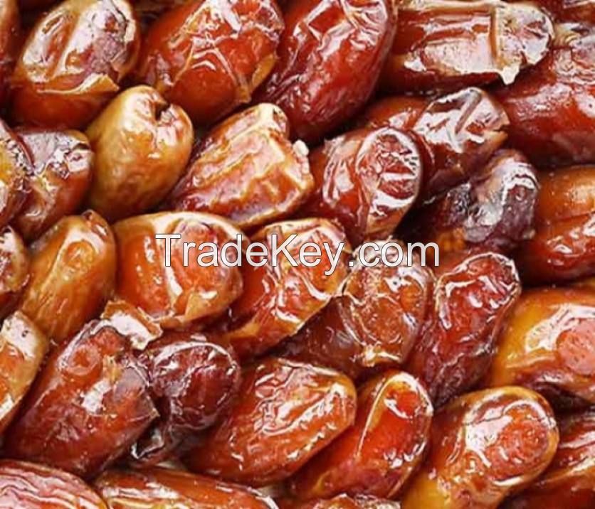 best popular dried fruit dates chips price for sale packing in boxes soudi datet fresh dates fruit price whole pitted dates