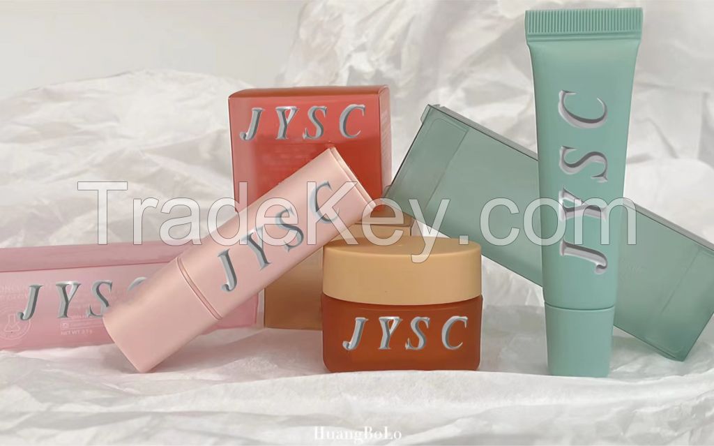 JYSCSoft and creamy moisturizing lip balm nourishing and hydrating lip moistening anti-dryness and cracking nourishing female continuous mousse stick