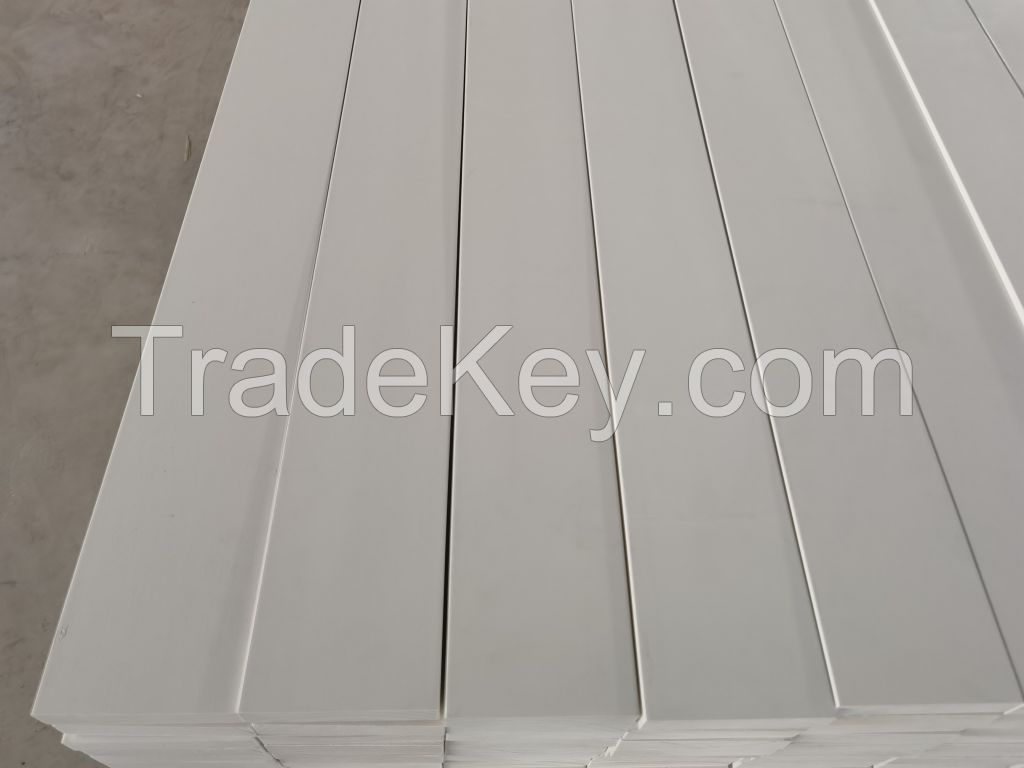 Primed wood moulding