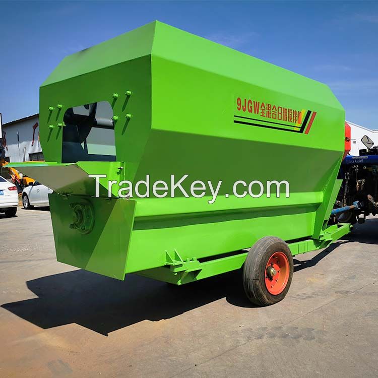 Self Propelled Tmr Feed Mixer Machine Poultry Silage Feed Mixer For Animal Feed