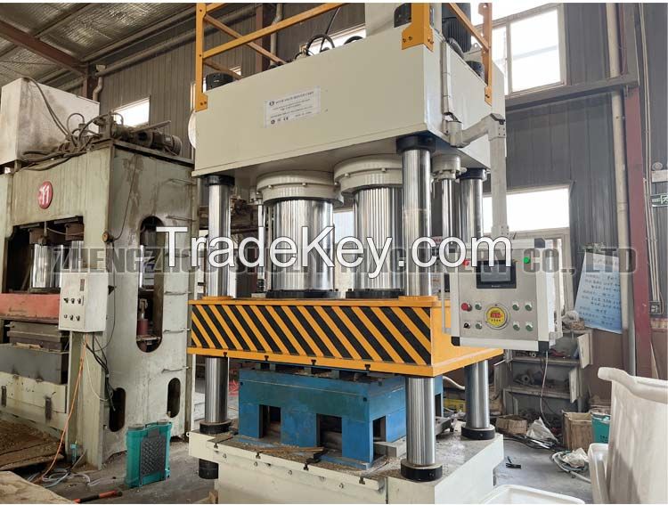 High Speed Wood Sawdust Pallet Hot Press Moulding Machine For Pallet