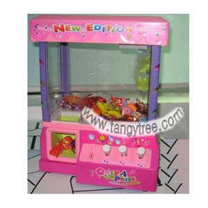 Mini crane machine vending game for children palying at home