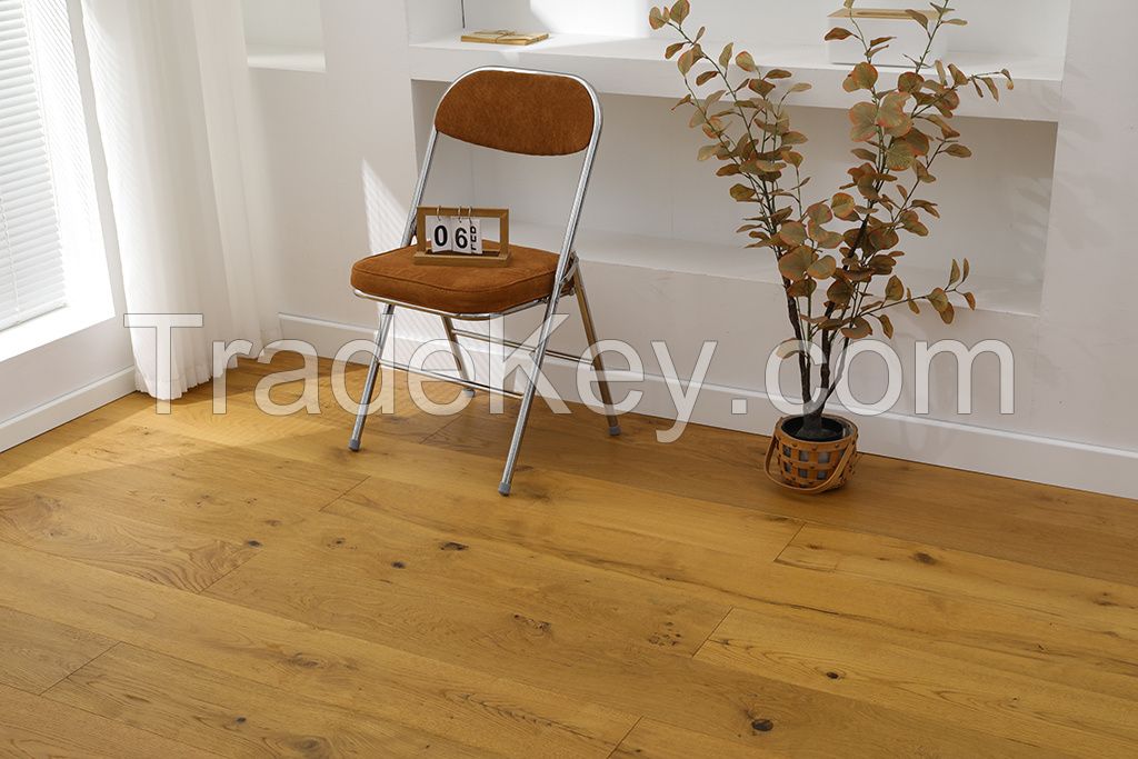 Oak engineered wood flooring