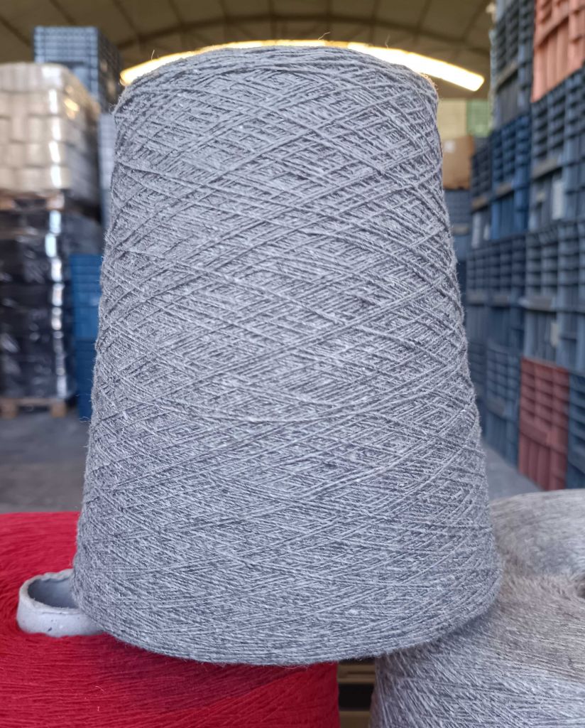 80% wool 20% polyester carded weaving yarn, yarn count: 1/7800 nm