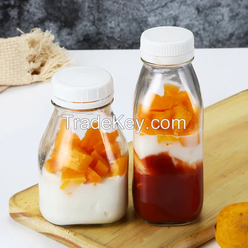 Hot Sale 300ml 500ml Square Shape Glass bottle Beverage Glass bottle for Juice Coffee Milkshake with Plastic Lid
