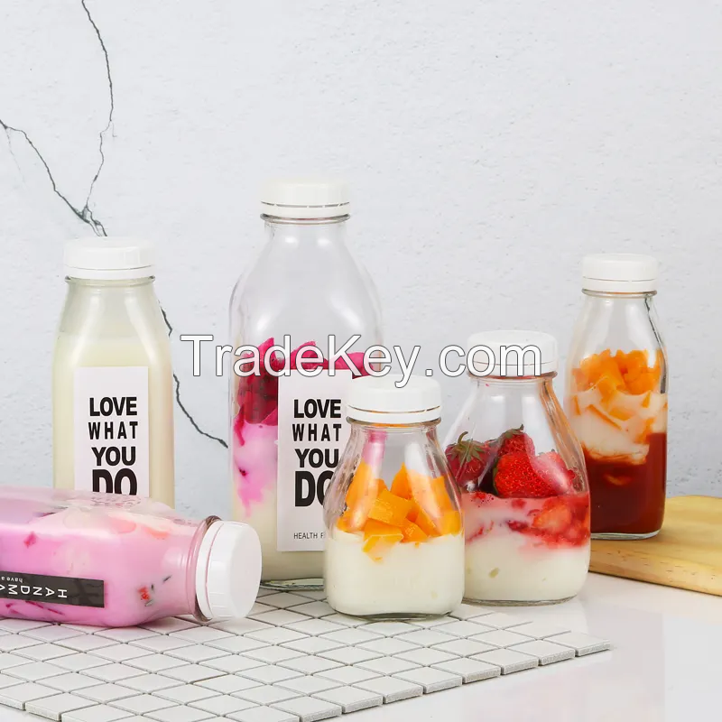 Hot Sale 300ml 500ml Square Shape Glass bottle Beverage Glass bottle for Juice Coffee Milkshake with Plastic Lid