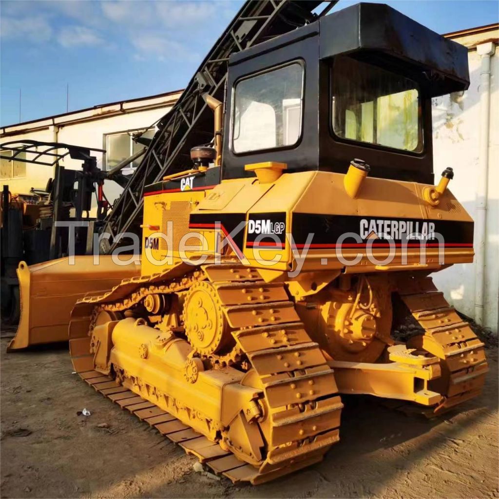 Used CAT D5M bulldozer at a low price, available CAT D3C D4C D5H D5K D5M D6D D6M D6R D7G D9R, global direct shipping