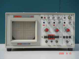 Dual-trace oscilloscope