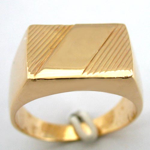 gorgeous bossy 14k yellow gold ring