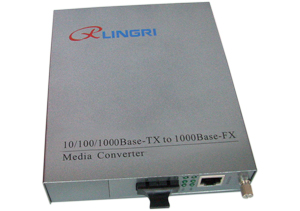 LR1000 Serial media converter