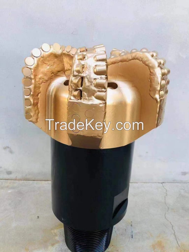 PDC drill bit