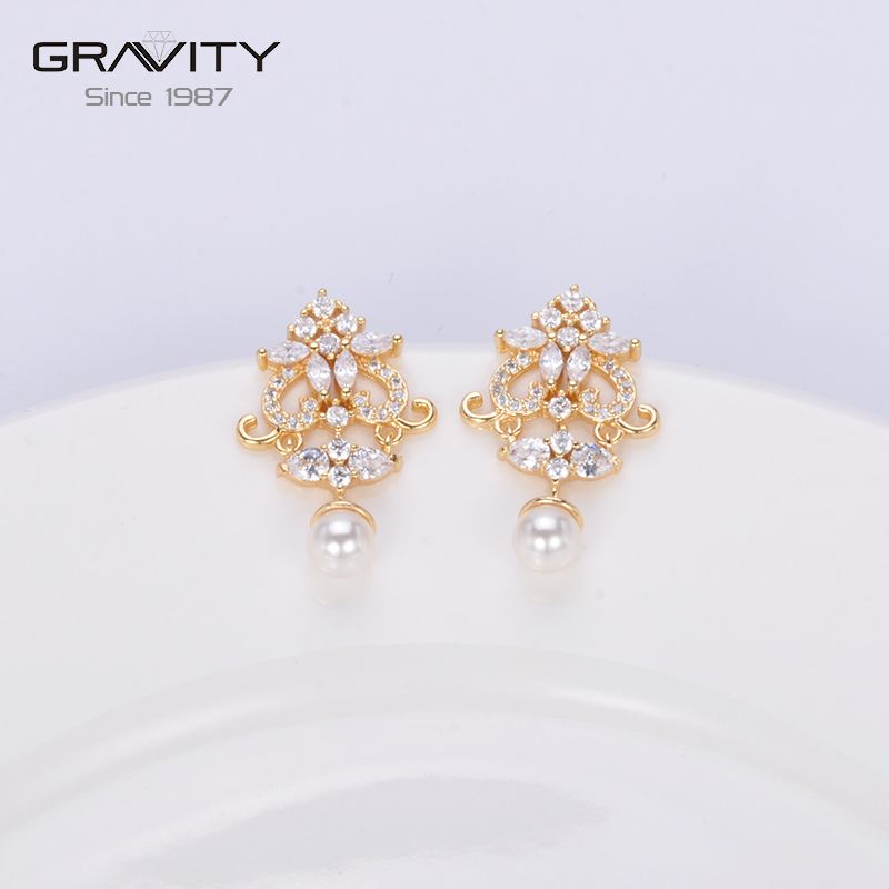 2017 wholesale hot beautiful 18k gold plate earrings jewelry designs , latest design of pearl pendant earrings for women