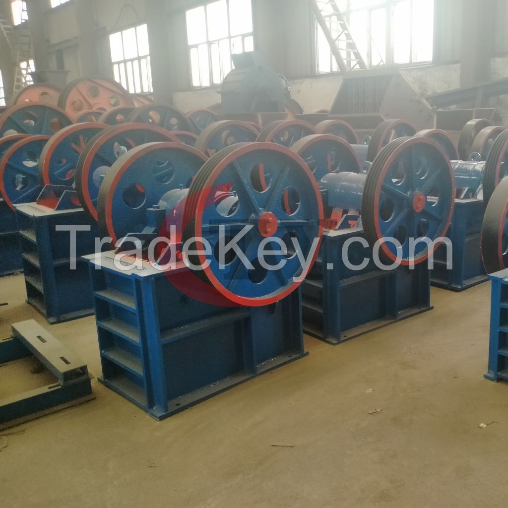 Factory Price PE 250*400 Sand Making Machine Pebble Granite Copper Ore Basalt Stone Crushing Machine Mini Mobile Jaw Crusher