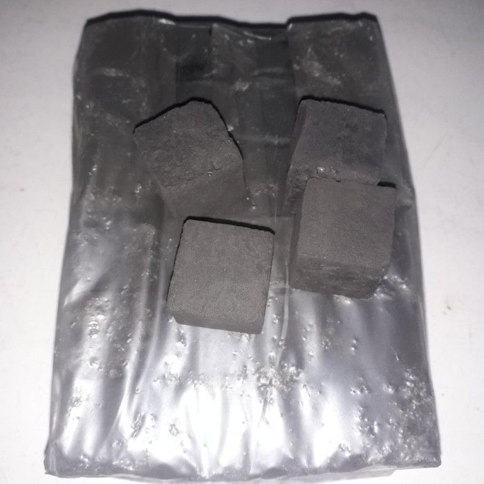 Export quality Coconut Shell Charcoal Briquettes 1 kg can be used for BBQ