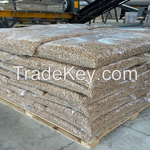 Quality Pine Wood Pellets Wholesale / 15 kg Enplus A1 Biomass wood pellet for heating / Din plus / EN plus Wood Pellets A1
