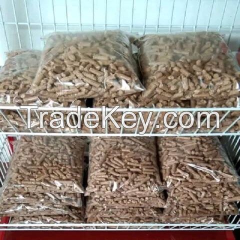 Pine wood pellets make by natura pine for cooking, no glue, diameter: 6mm, length:20 to40mm