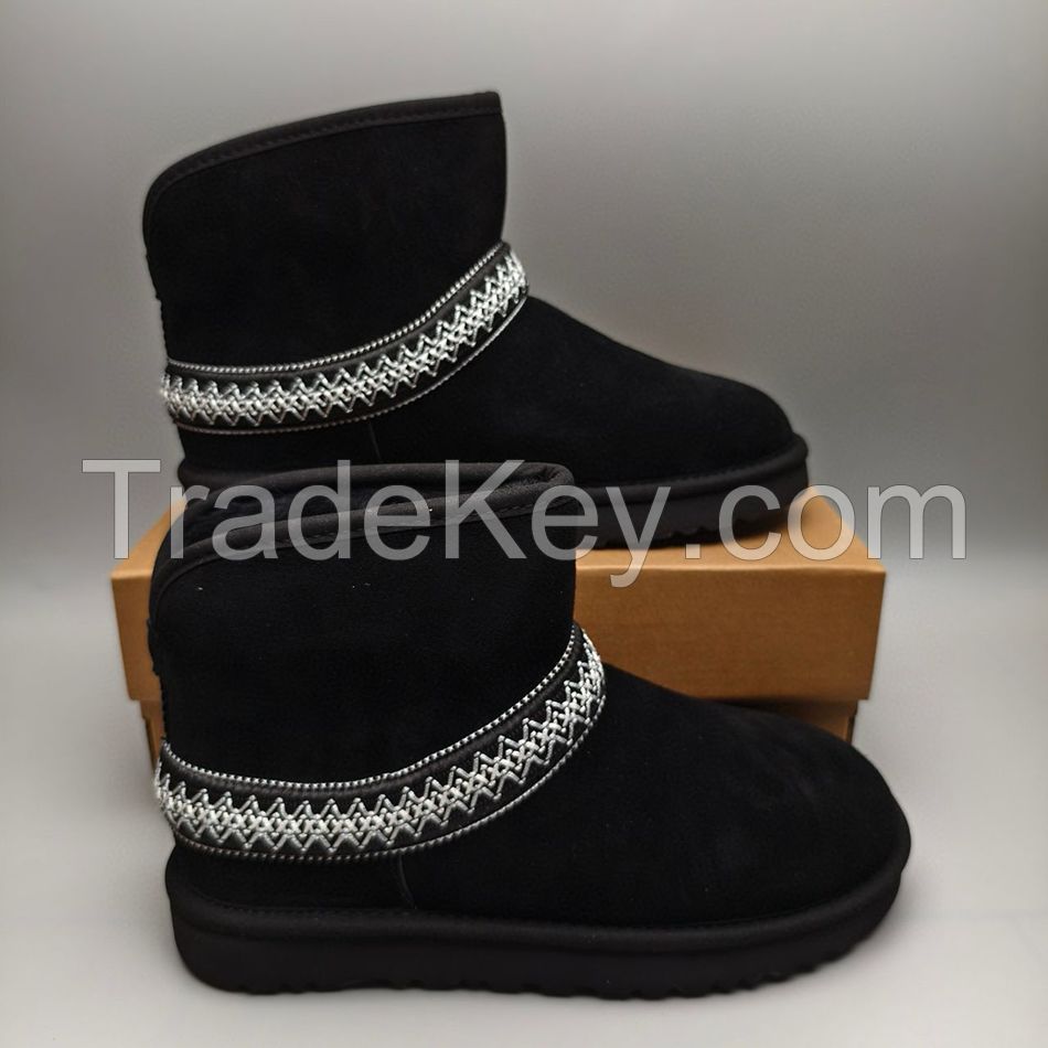 Wholesale Lluxury Designer Sheepskin Fur Snow Boots 8262 Ethnic Style MID-Calf Rubber Boot