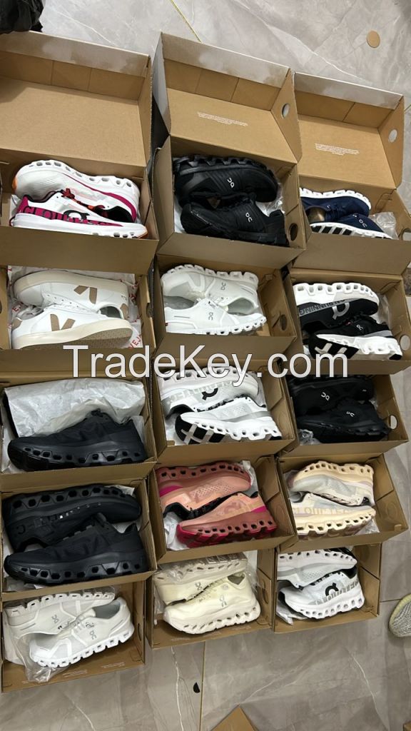 Basketball on Cloud 5 Running Sneaker Footwear Shoes Factory in China