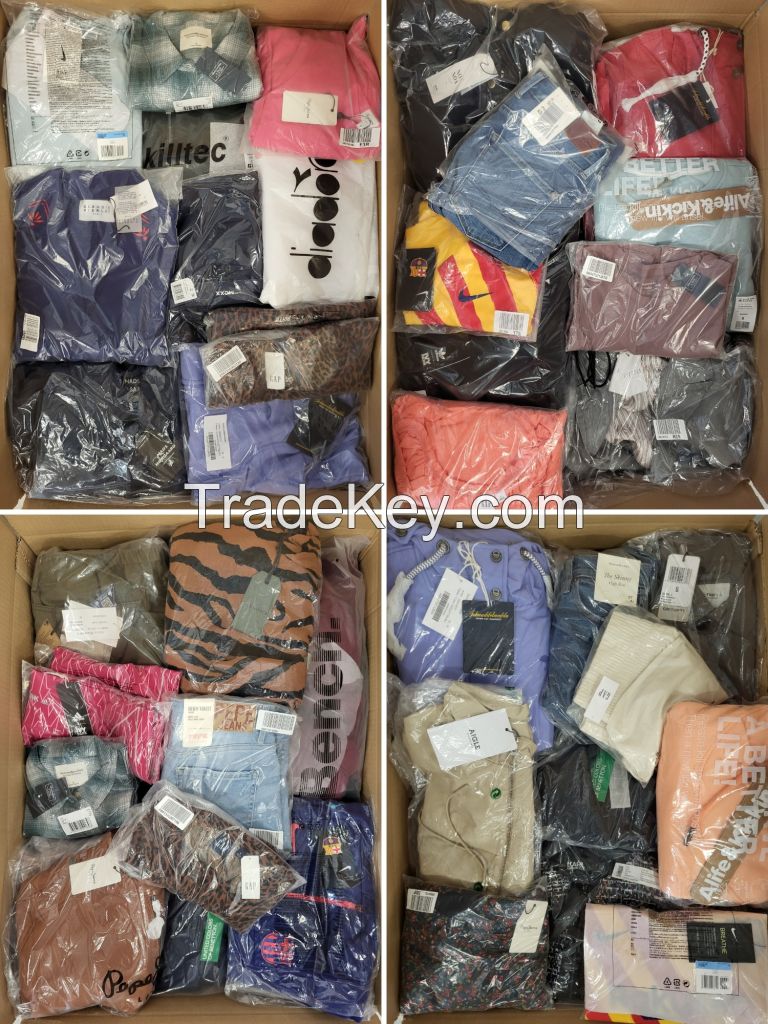 A pallet of premium womenâ€™s clothing in quality category A.