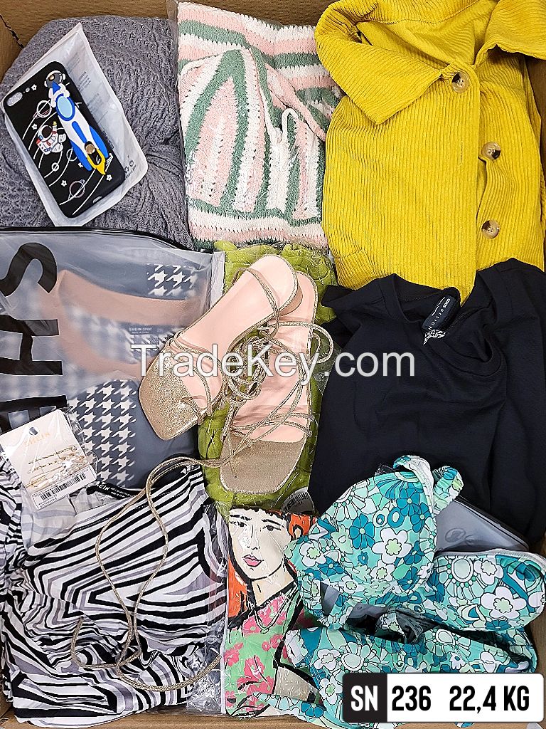 Womens clothing and accessories mix Grade A