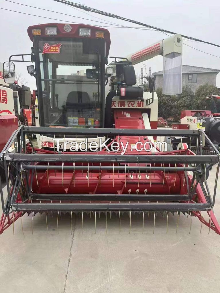 China's second-hand Wode tracked grain combine harvester