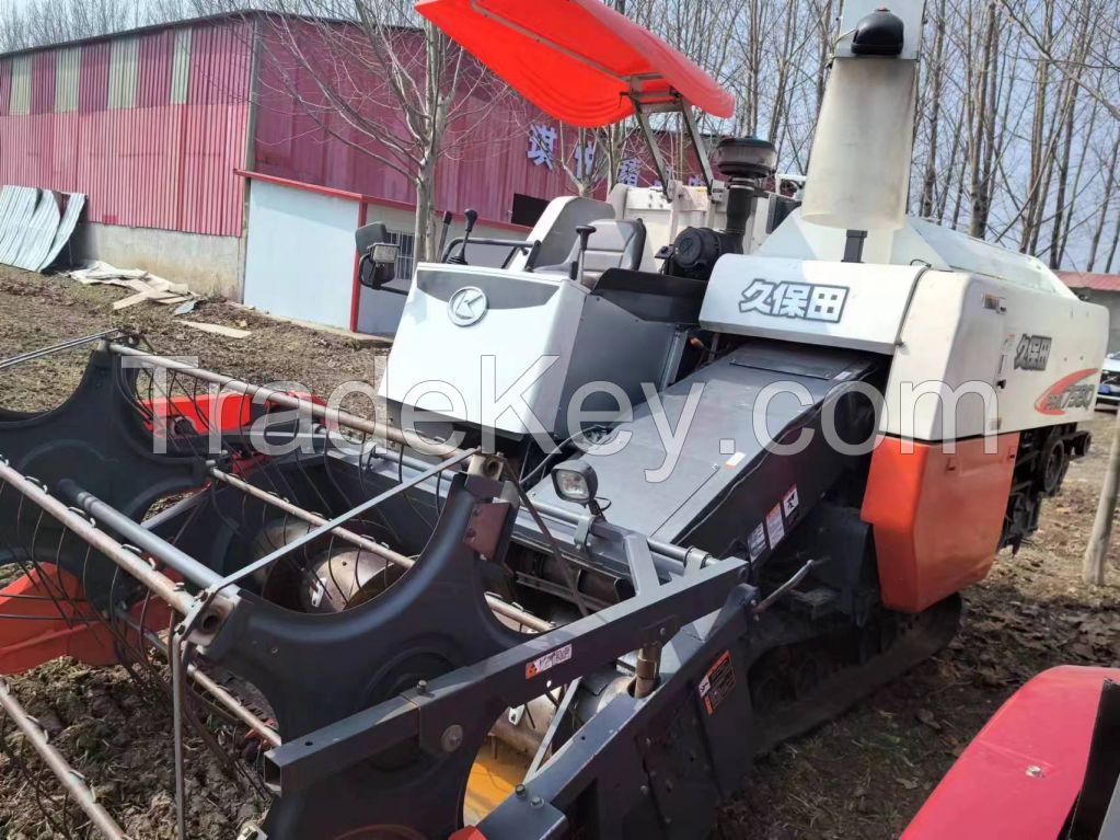 China's Second-hand Kubota 758 Tracked Grain Combine Harvester