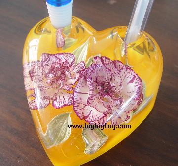 Artificial Amber Pen Holder (Fresh Carnation)