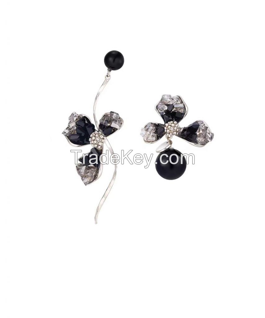2024 New Fashion Earrings Black Silver Needle Asymmetric Crystal Flower Earrings for Women Wholesale