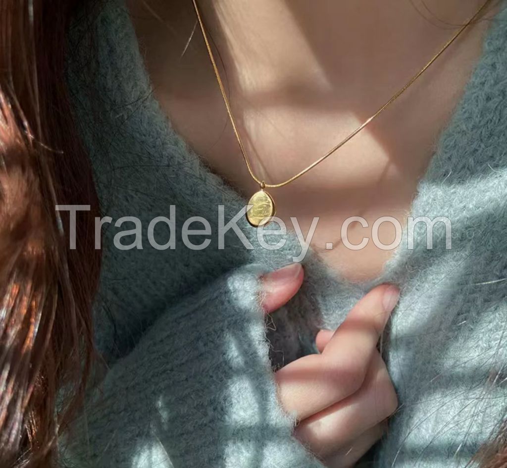 Titanium steel letter gold beanie necklace fashion high-quality clavicle chain simple sweater chain versatile necklace wholesale women