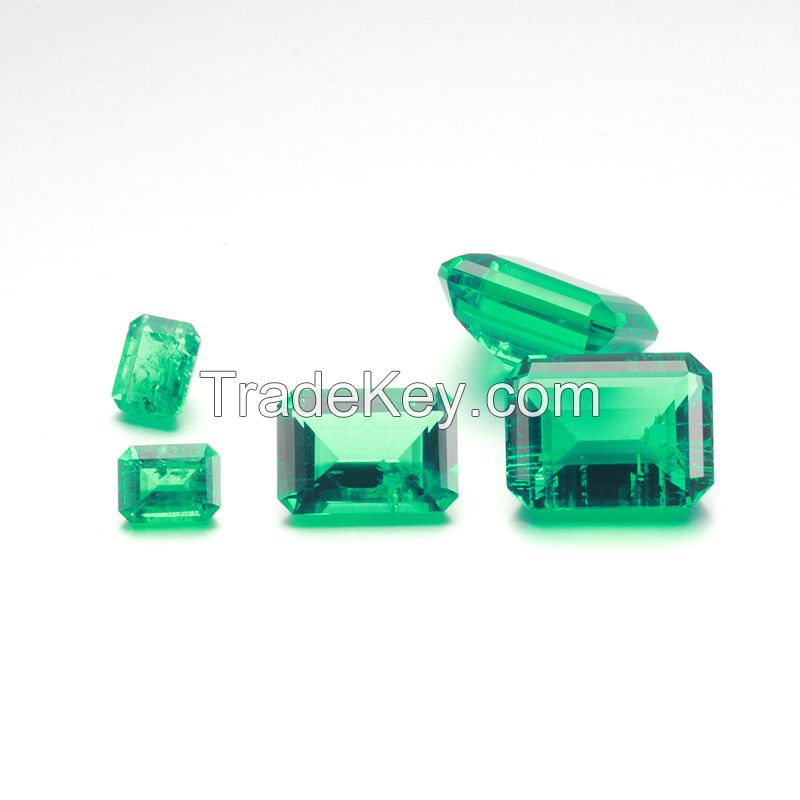 Artificial cultivation of Colombian emerald rectangular chamfered emerald cut stone laboratory simulation emerald