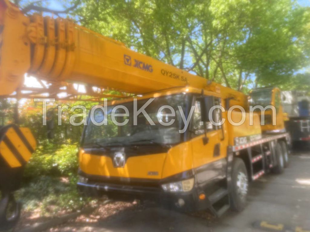 XCMG 80 ton truck crane