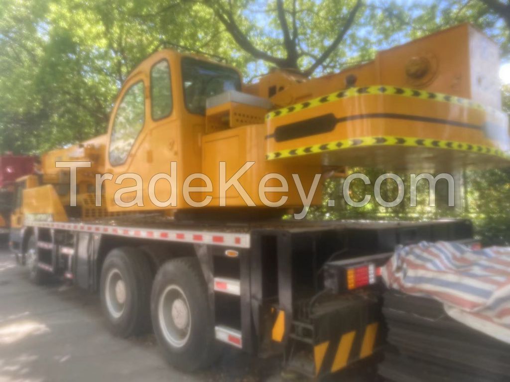 XCMG 80 ton truck crane