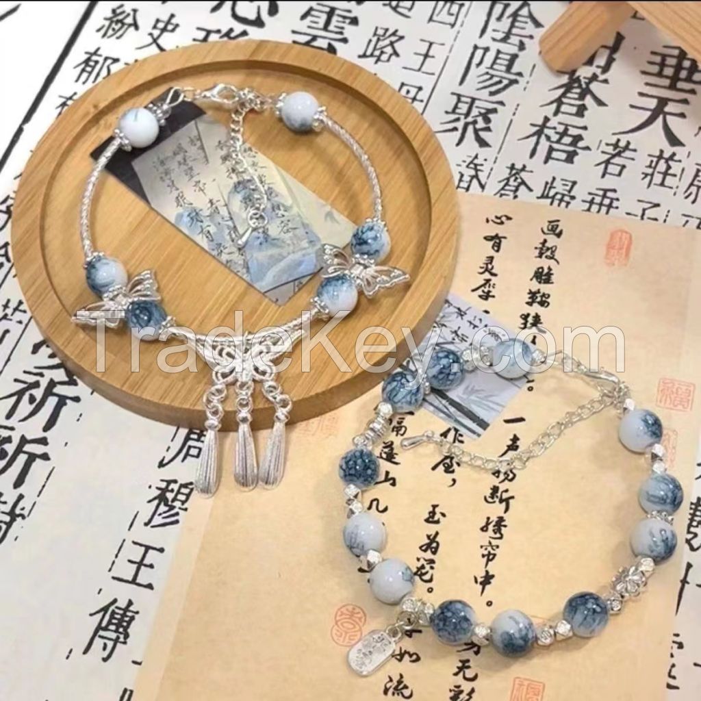 Niche design new Chinese blue and white porcelain matching ancient style butterfly fringe bracelet female
