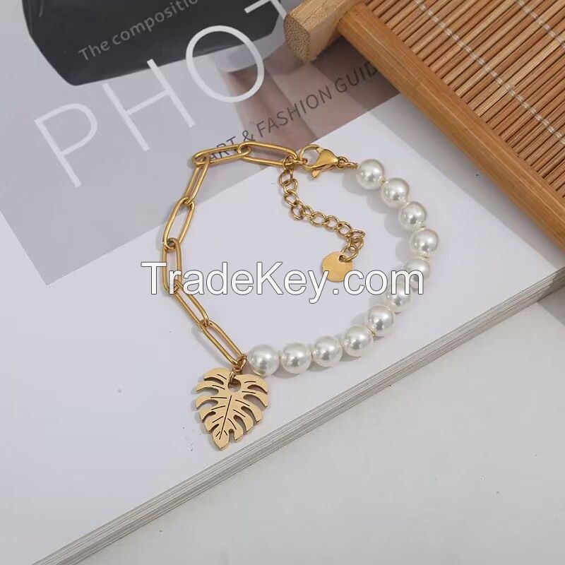 Leaf pendant collarbone chain, women's simple and fashionable pearl necklace