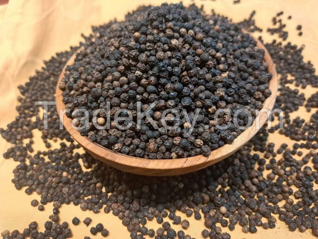   Gourmet Black and White Peppercorns