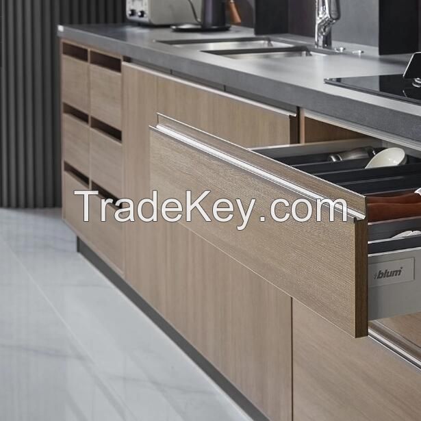 Product Parameters/Product Type: Kitchen Cabinet Carcase material: Solid wood/Particle board/Plywood/MDF/Stainless Steel Carcase thickness: *8mm/optional Carcase color :White or custom color Door material: Solid wood/MDF/Plywood/Particle board/Glass/Stain