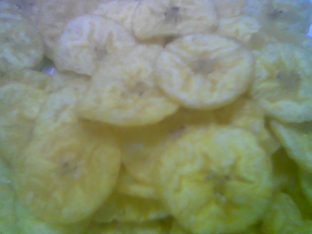 Crispy and Tasty Banana Chips (Nenthran)