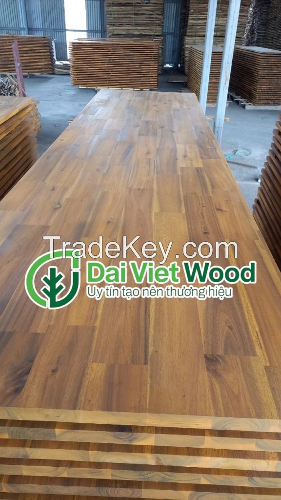 Oil-washed acacia wood panel used for interiors